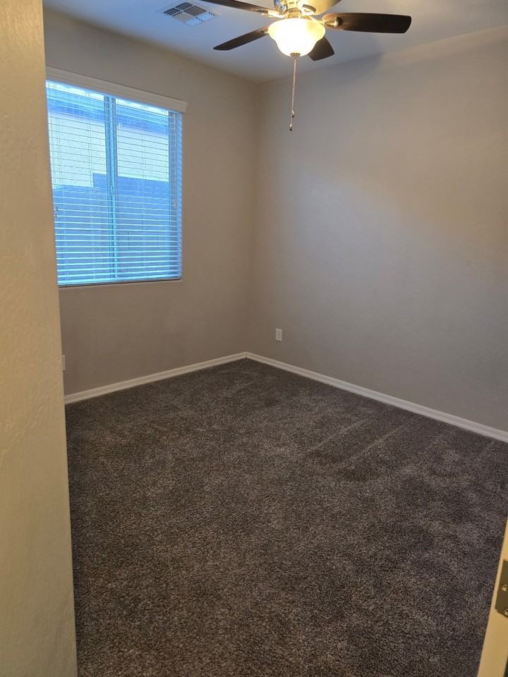 4343 W Kirkland Ave - Photo 7 of 19