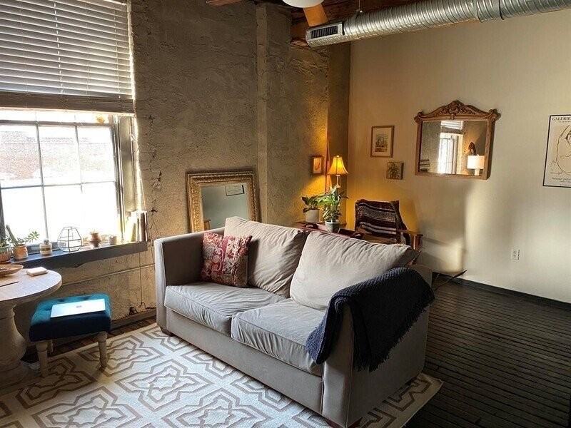 11011 N 15th St - Photo 2 of 7