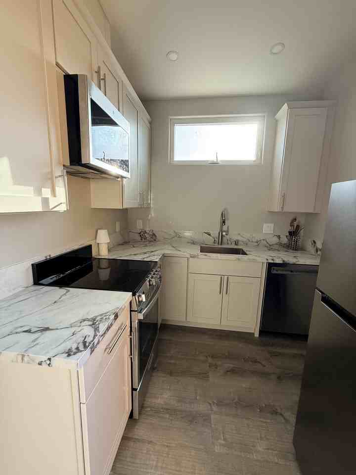 8851 Glenhaven St - Photo 7 of 14