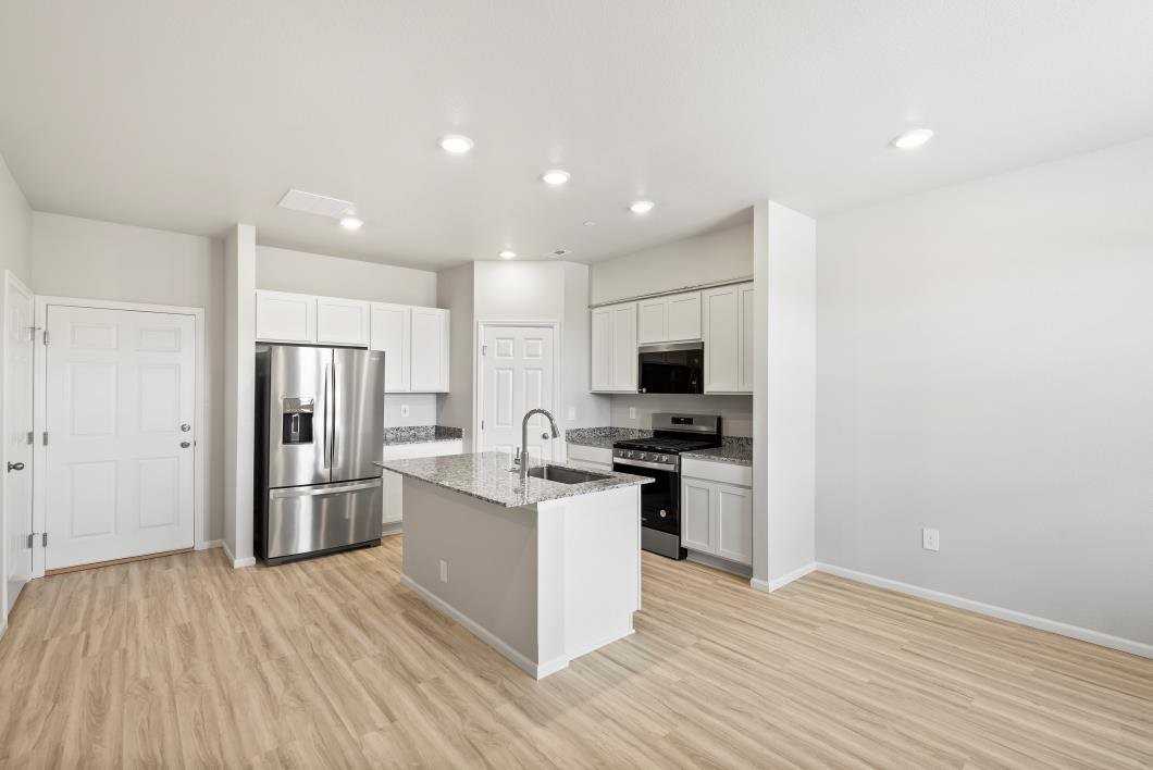 1616 Riverplace Dr #2 - Photo 3 of 8