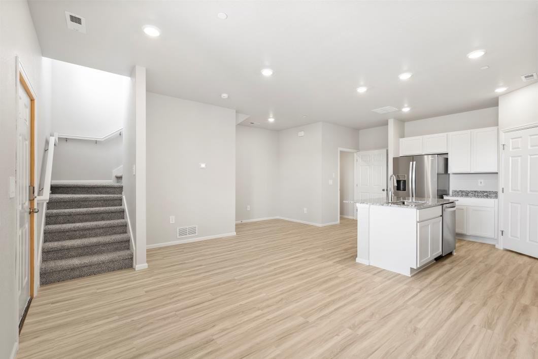 1616 Riverplace Dr #2 - Photo 4 of 8