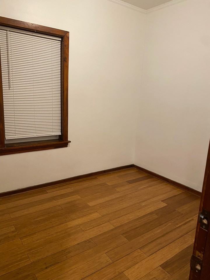 1800 W 21st Pl #1 - Photo 4 of 9