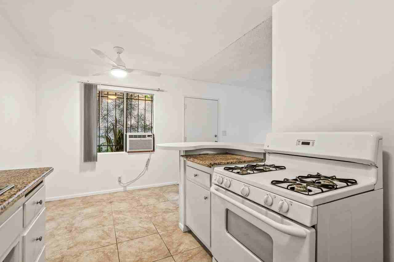 826 S Grand View St #1 - Photo 4 of 21