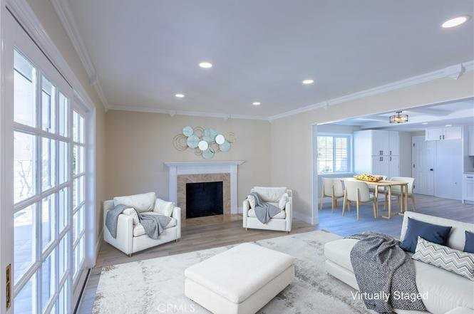 15815 Silvergrove Dr - Photo 2 of 20