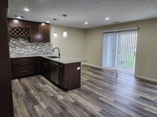 729 Keenway Cir #E - Photo 4 of 8
