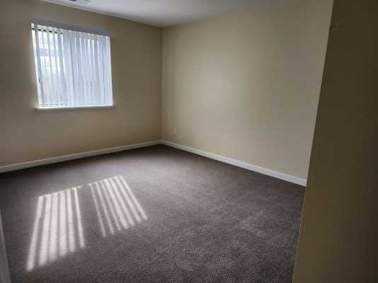 729 Keenway Cir #E - Photo 6 of 8