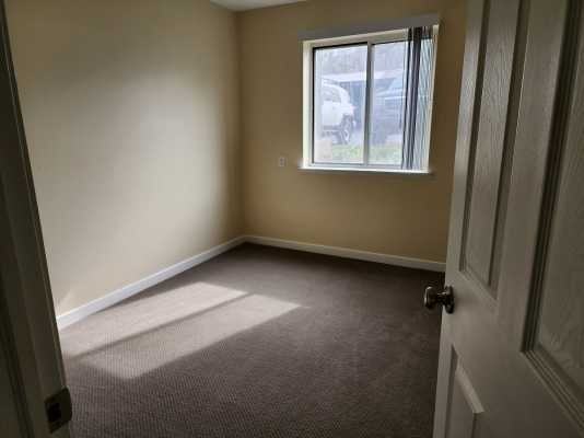 729 Keenway Cir #E - Photo 7 of 8