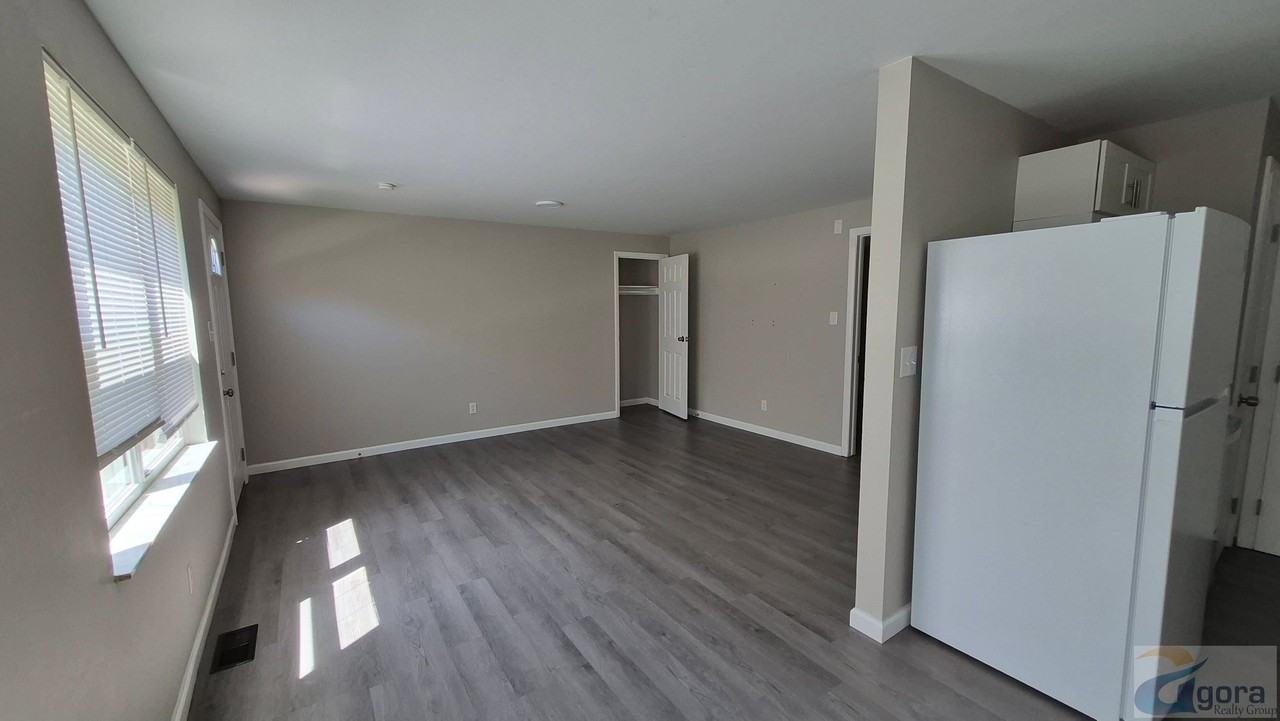 2305 Wyoming St #B - Photo 4 of 16