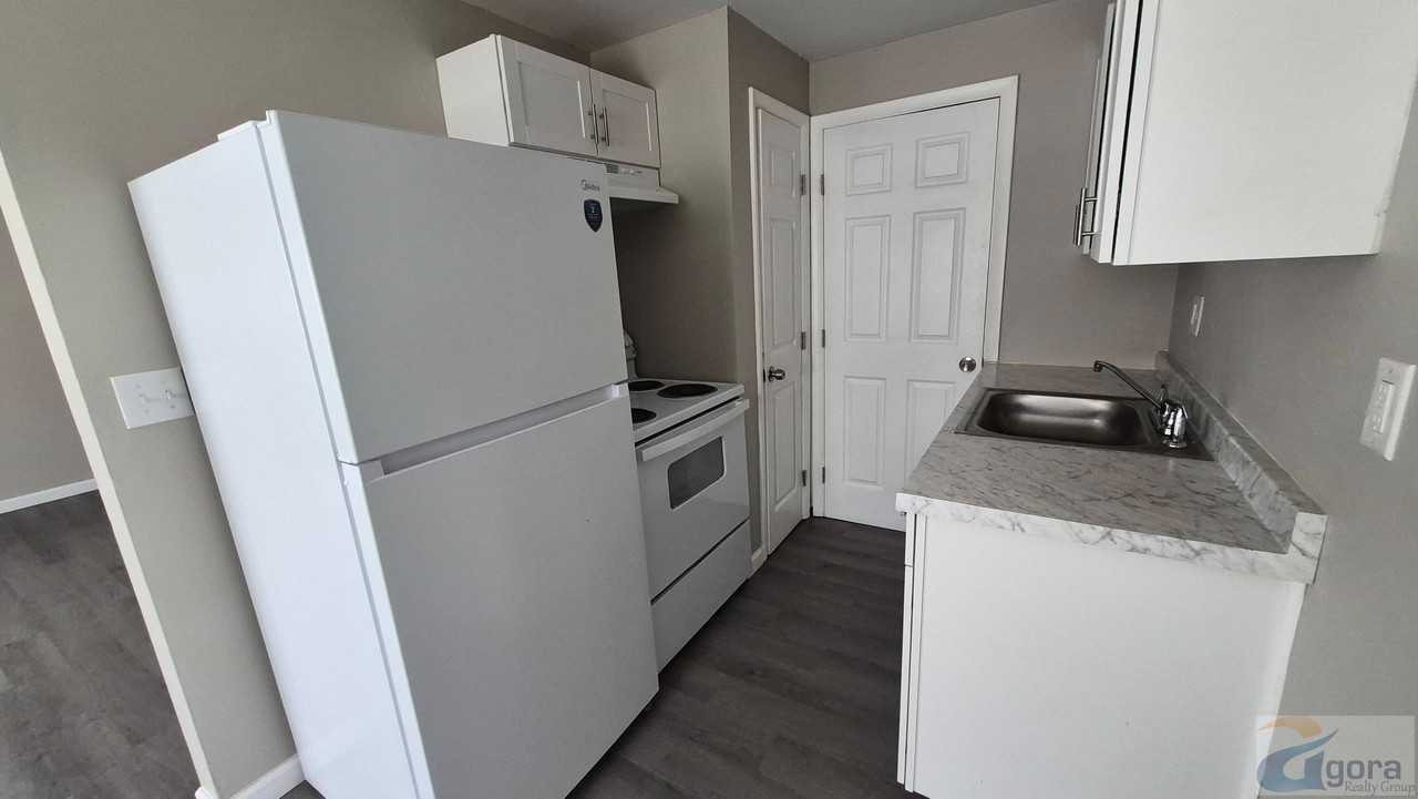 2305 Wyoming St #B - Photo 5 of 16