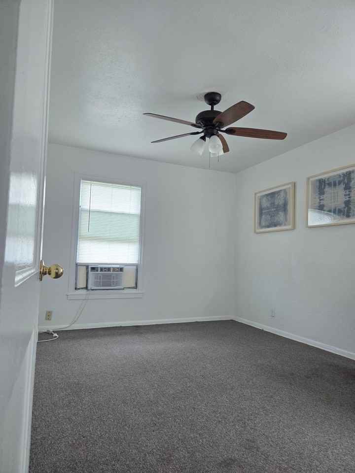 641 Robinson St #4 - Photo 2 of 7