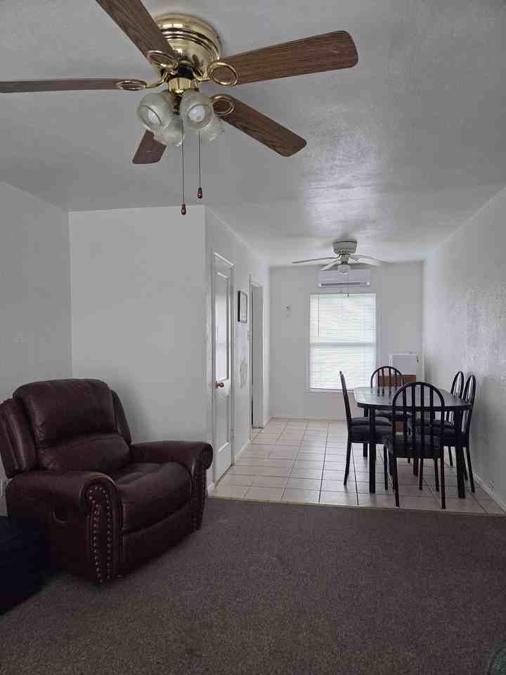 641 Robinson St #4 - Photo 5 of 7