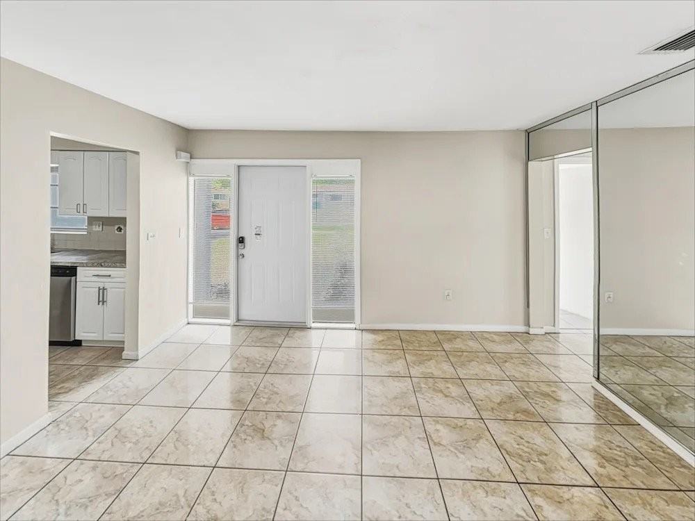 1271 Nw 196th St ##Fl - Photo 3 of 6