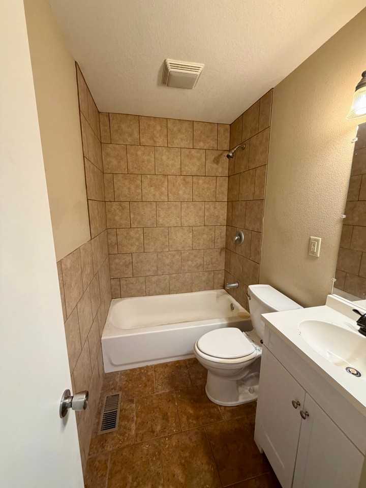 600 N 82nd St - Photo 7 of 11