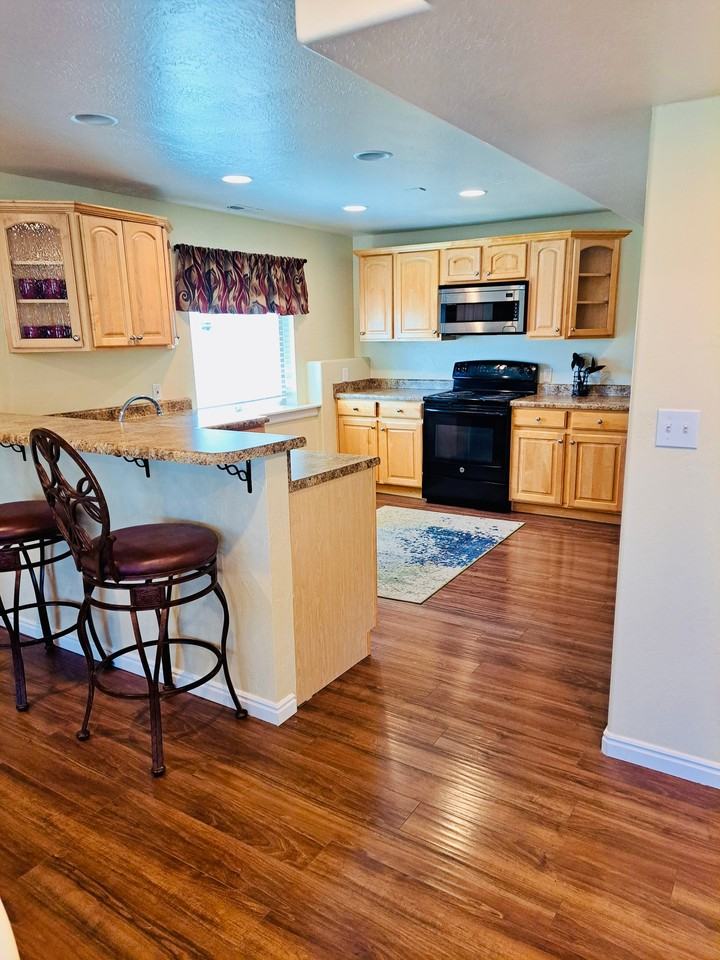 334 W Shadow Ridge Dr - Photo 5 of 18
