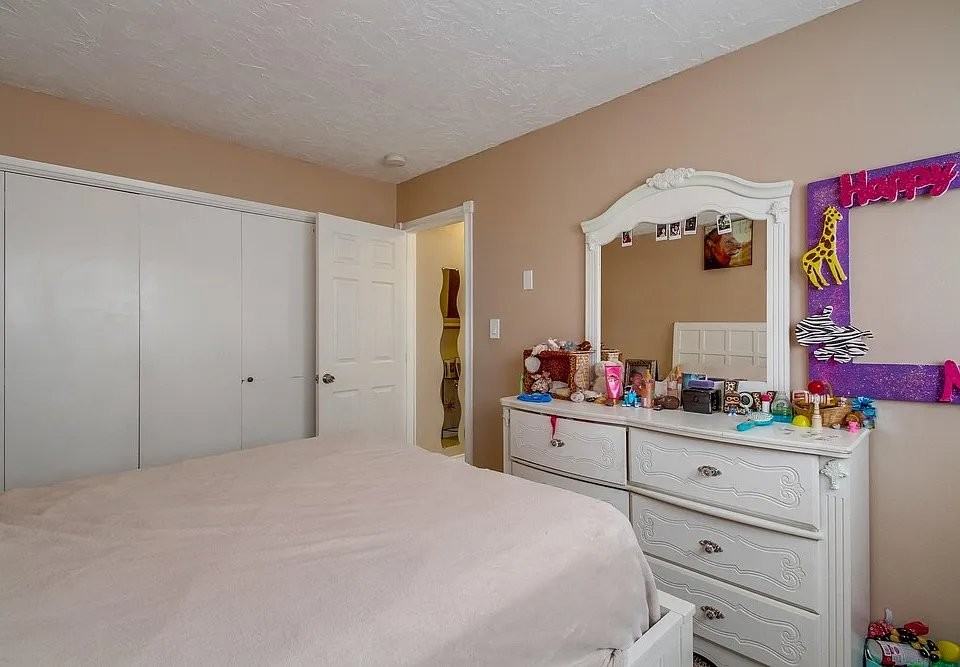 617 3rd Ave #9 - Photo 3 of 9