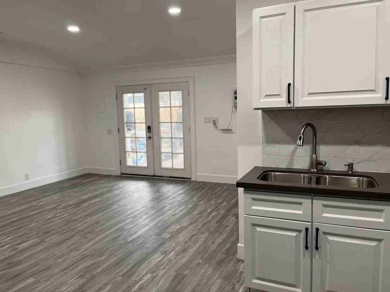 452 N Alexander St - Photo 2 of 6