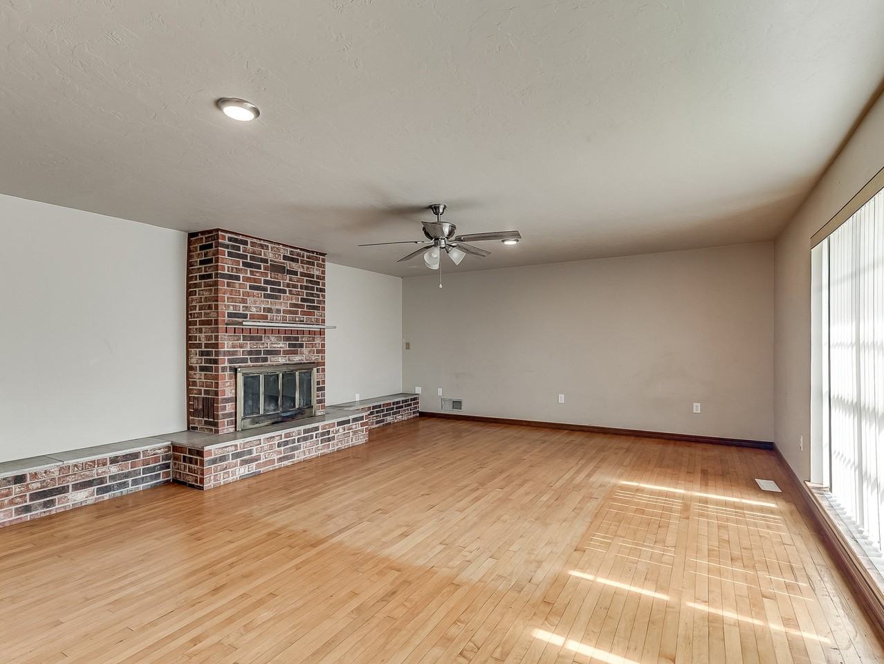27115 Western Ave - Photo 3 of 18
