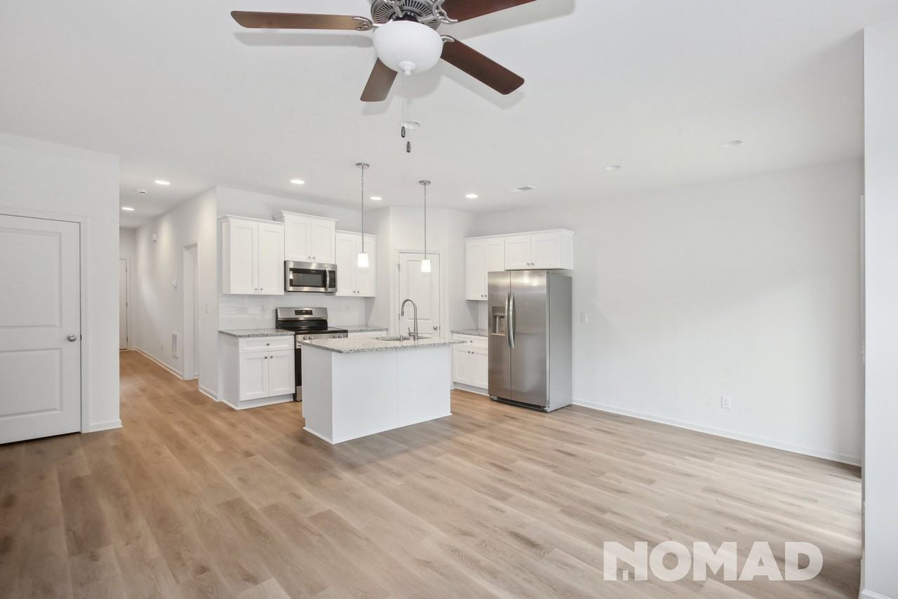 2113 Gemway Dr - Photo 3 of 16