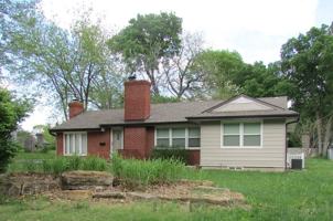 featured image of 5821 Lowell St