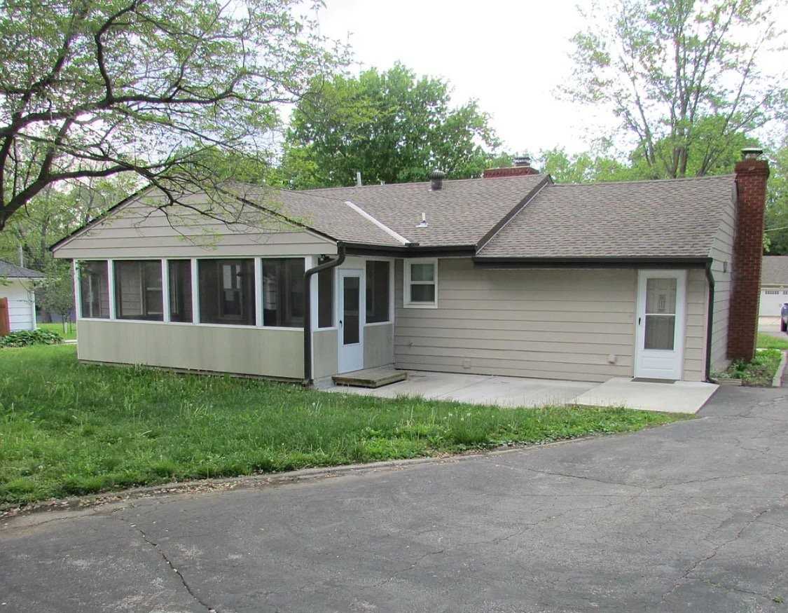 5821 Lowell St - Photo 2 of 23