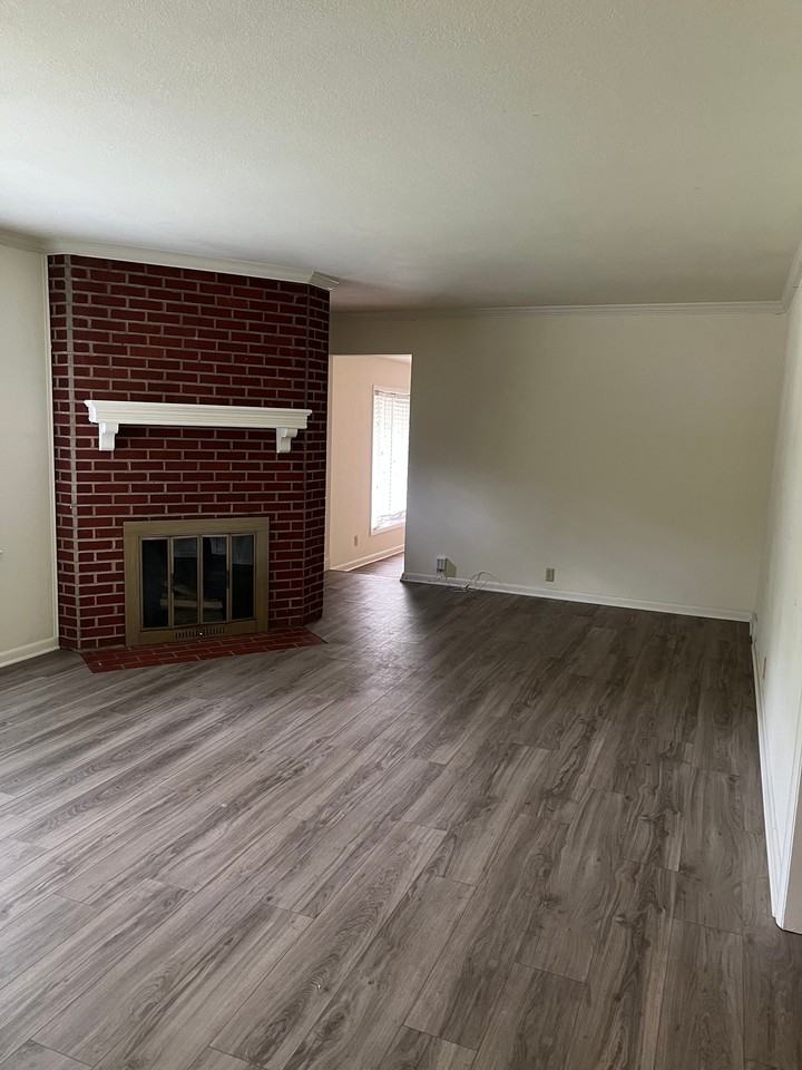 5821 Lowell St - Photo 6 of 23