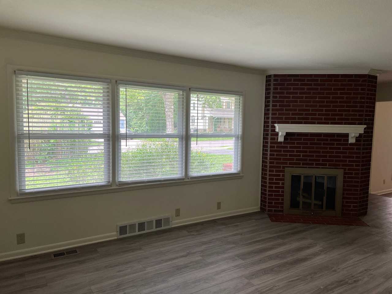 5821 Lowell St - Photo 7 of 23