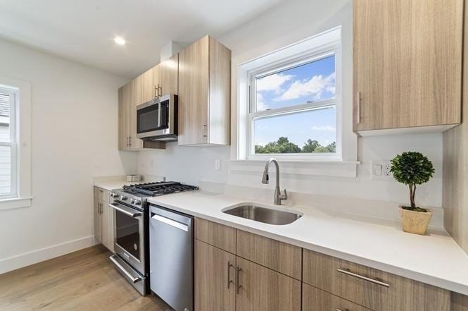 24 Kensington Ave #2 - Photo 4 of 18