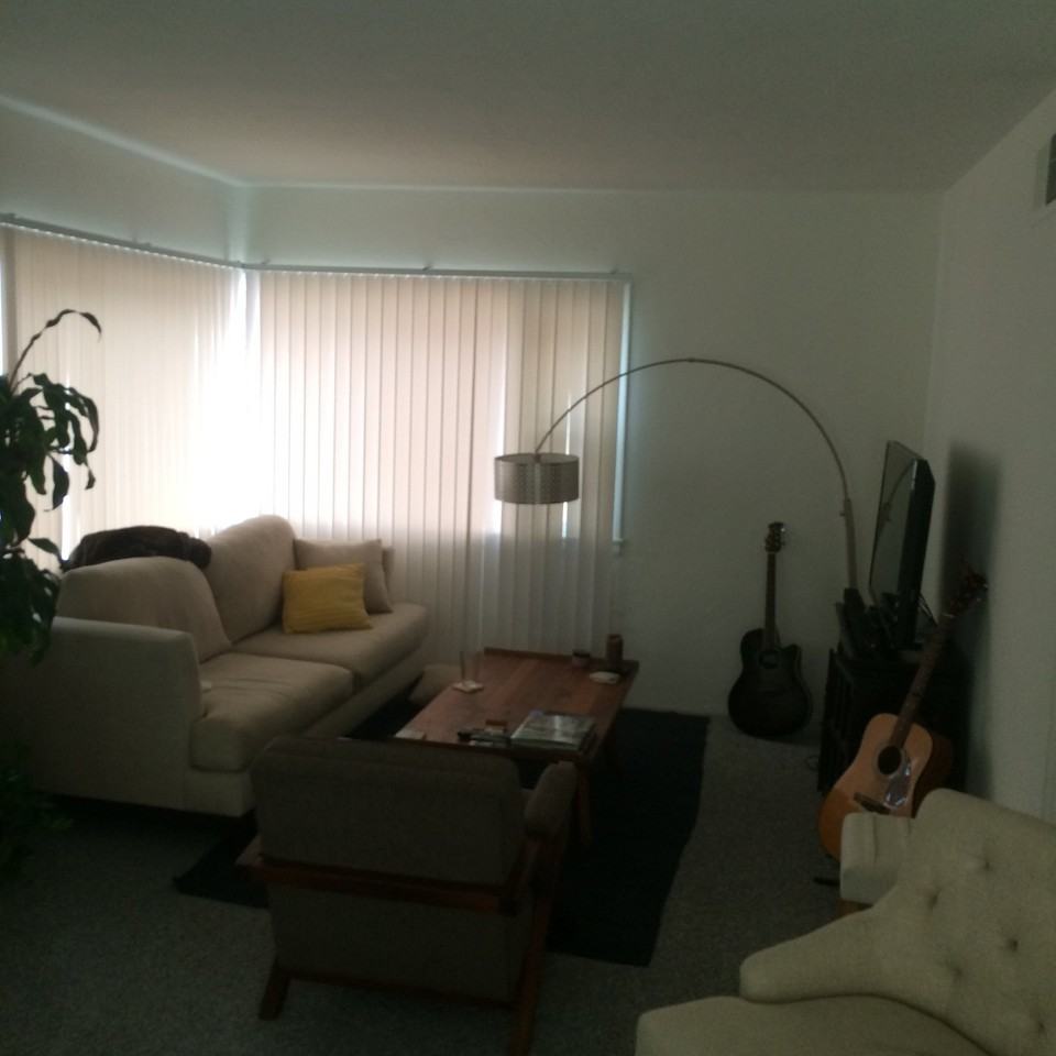 211 39th St #211 - Photo 4 of 20