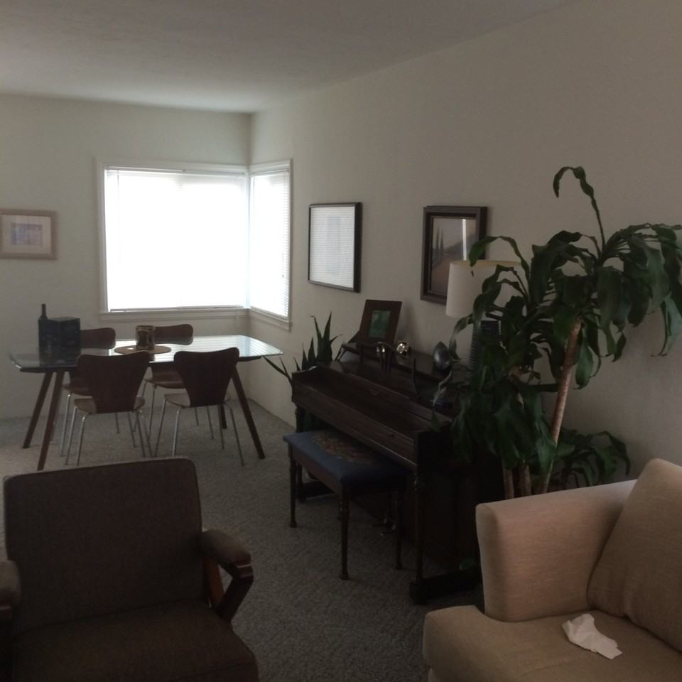 211 39th St #211 - Photo 5 of 20