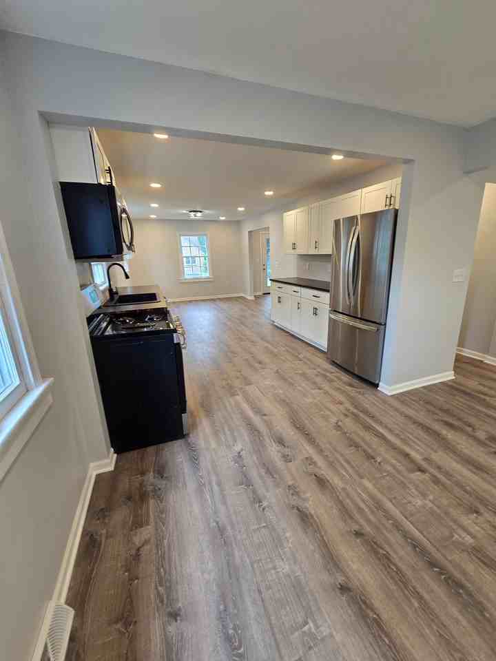 216 Robert Ave - Photo 6 of 18