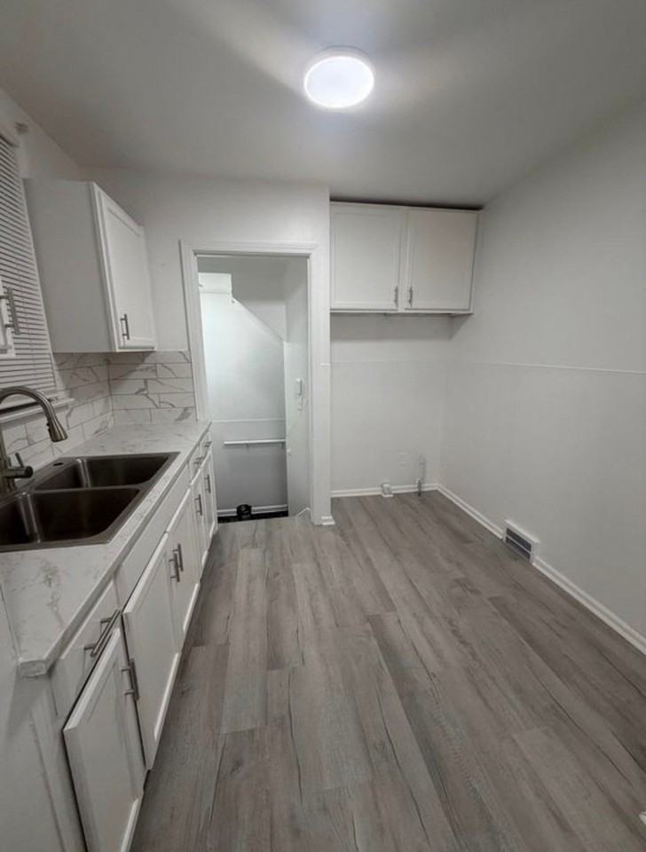 10835 Somerset Ave - Photo 3 of 7