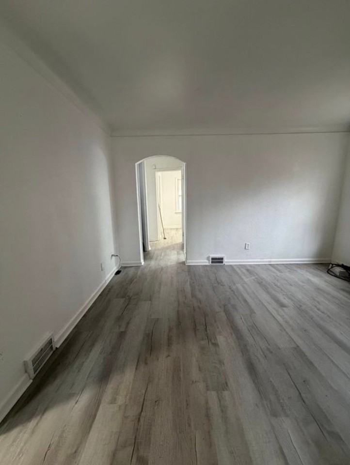 10835 Somerset Ave - Photo 4 of 7