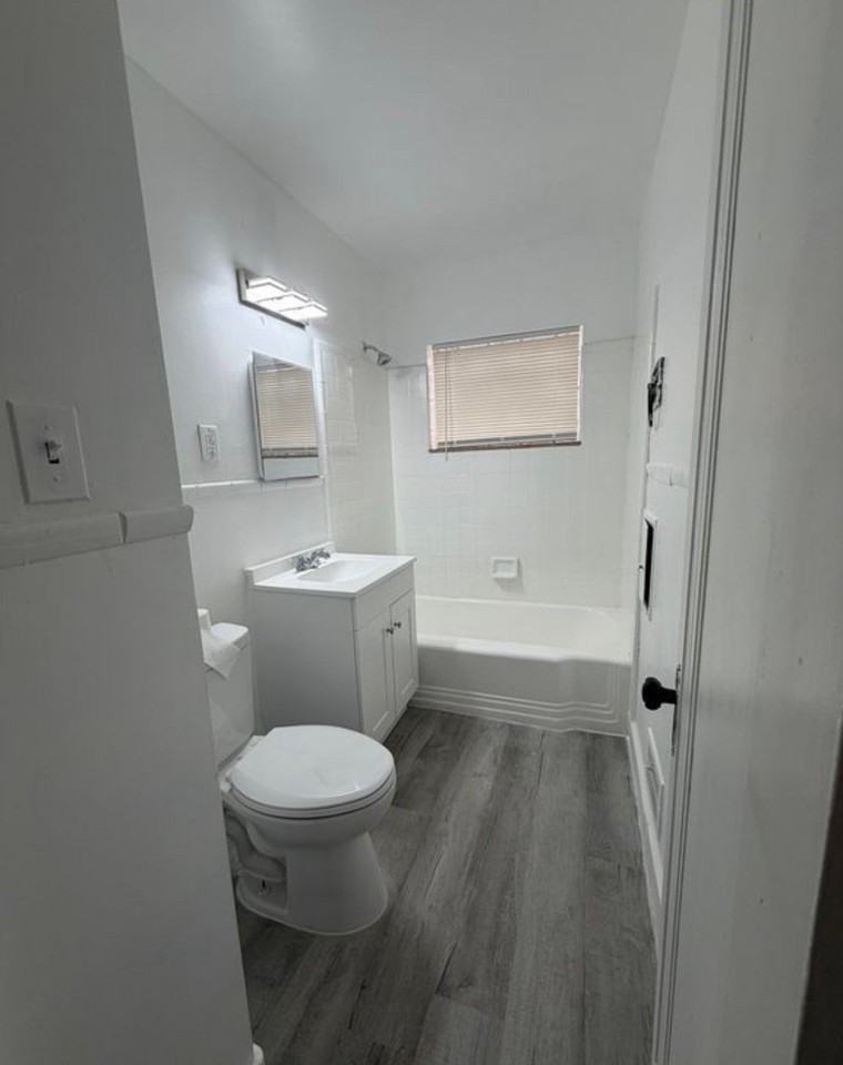 10835 Somerset Ave - Photo 6 of 7