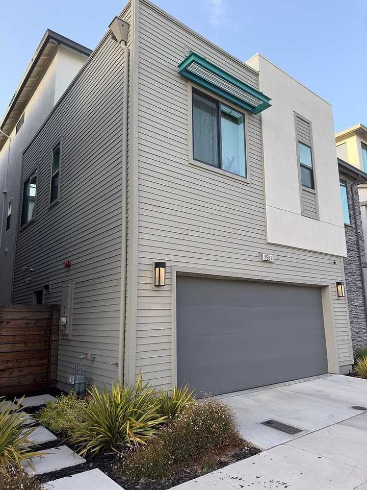 5661 Beale Ave - Photo 2 of 10