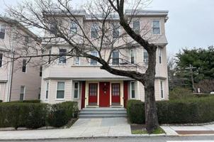 featured image of 4 Sherman St #3