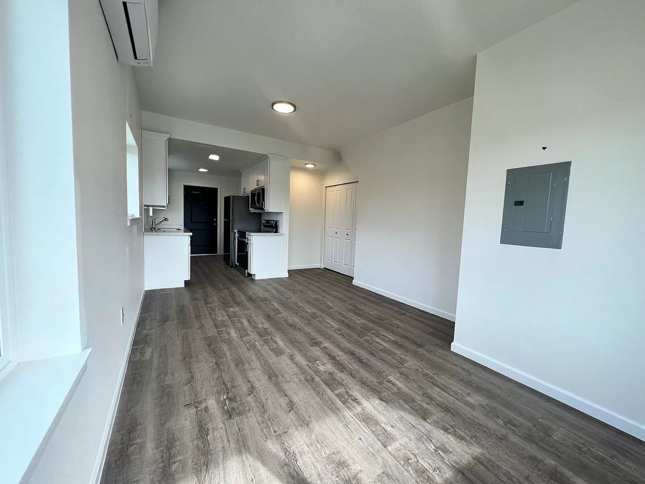 611 Anderson South Street #B1 - Photo 2 of 8