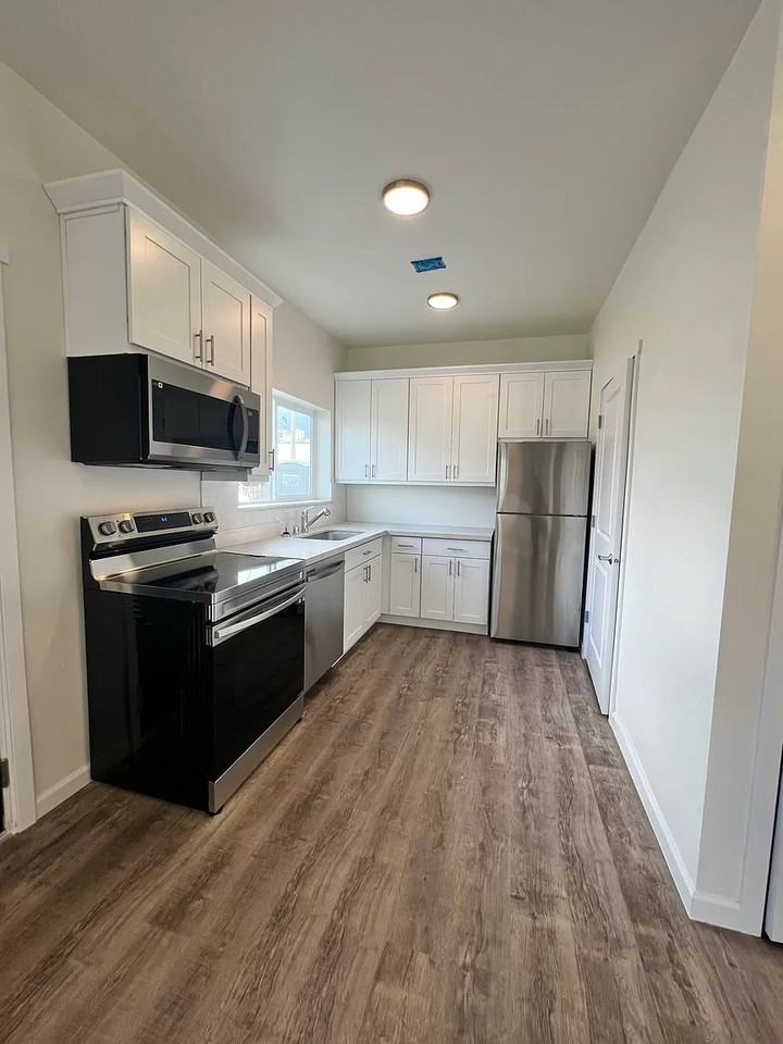 611 Anderson South Street #B1 - Photo 3 of 8