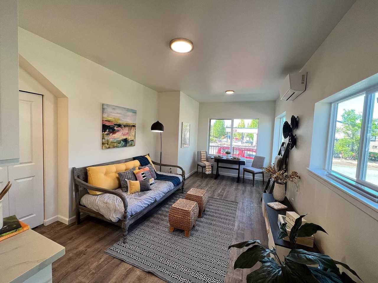 611 Anderson South Street #B1 - Photo 5 of 8