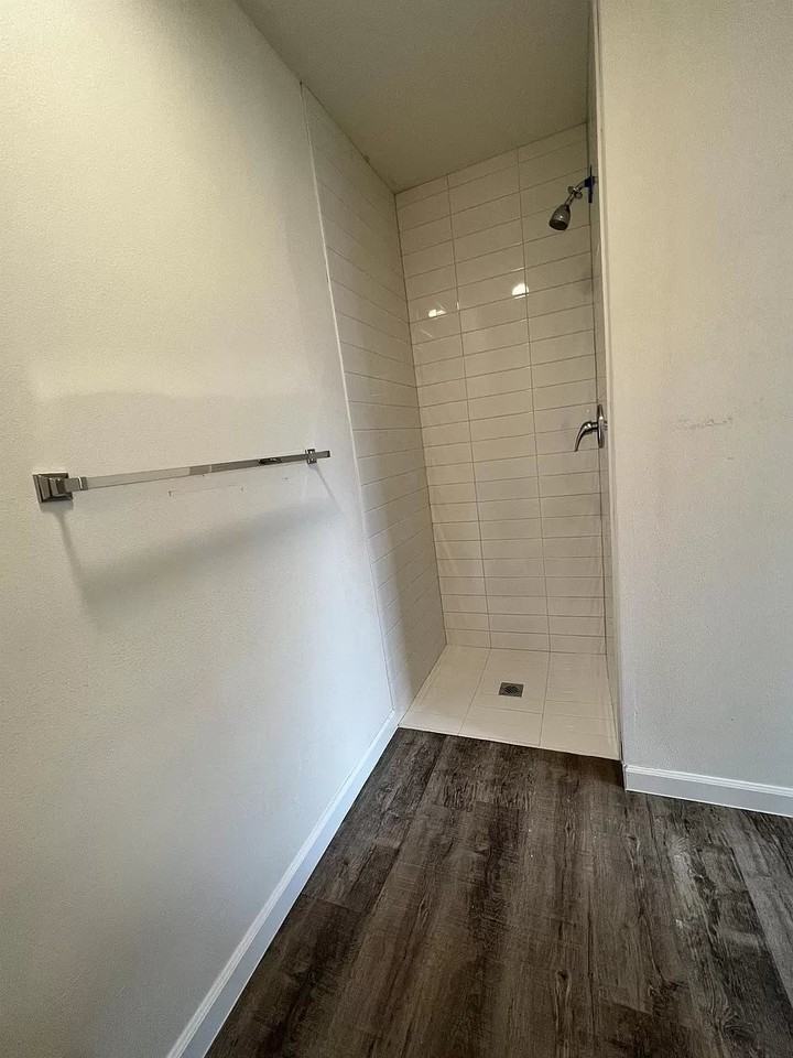 611 Anderson South Street #B1 - Photo 6 of 8