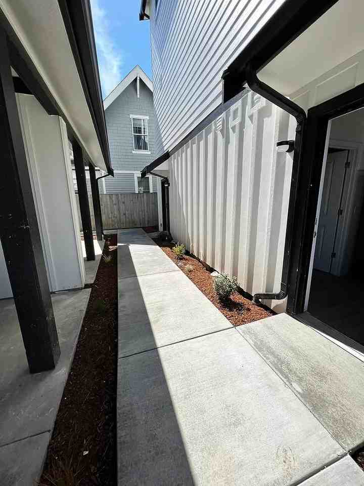 611 Anderson South Street #B1 - Photo 7 of 8