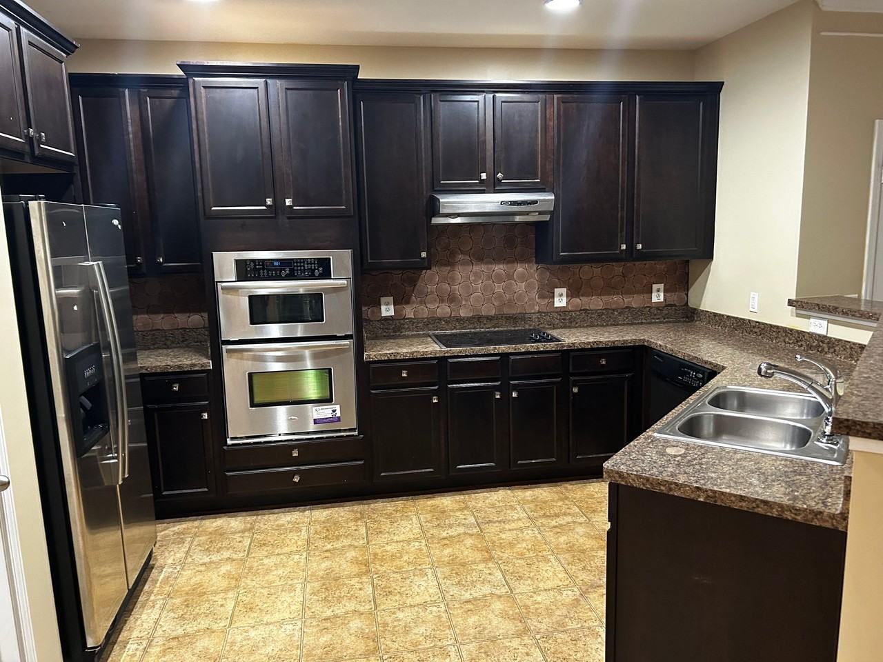 1023 Privy Ln - Photo 2 of 9