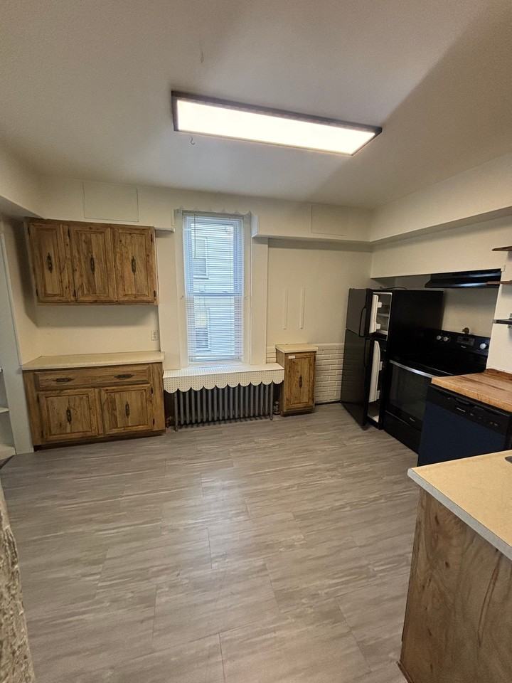 16 Oak St - Photo 5 of 9