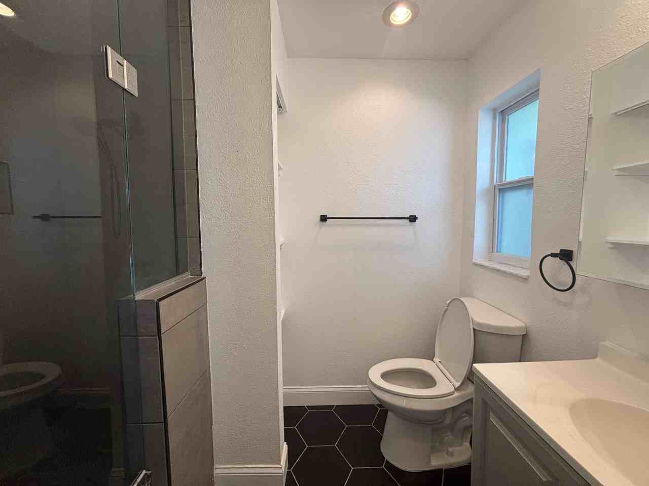 6060 Denver St Ne - Photo 3 of 13