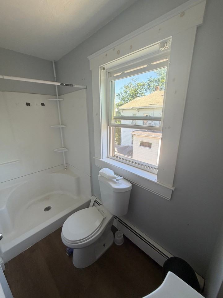 189 Lincoln St #3 - Photo 3 of 10