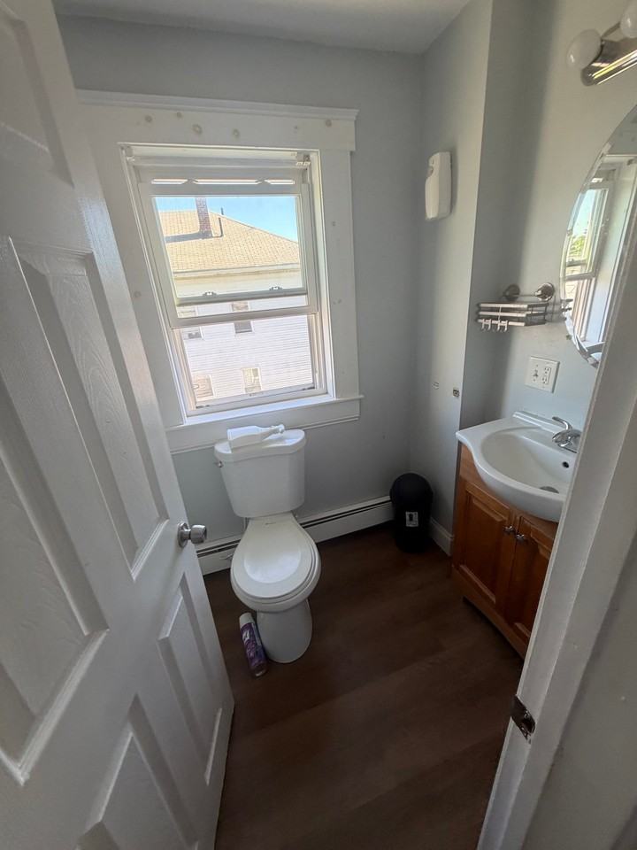 189 Lincoln St #3 - Photo 4 of 10