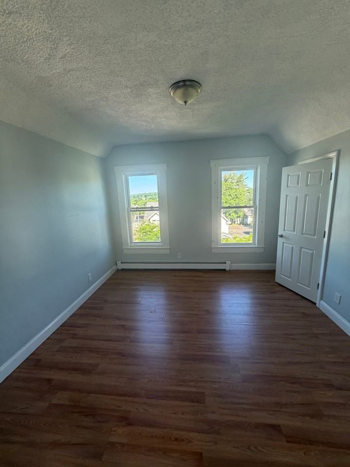 189 Lincoln St #3 - Photo 5 of 10