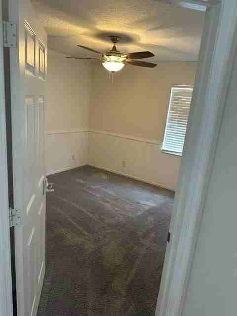1042 Nw 6th Ave - Photo 2 of 6
