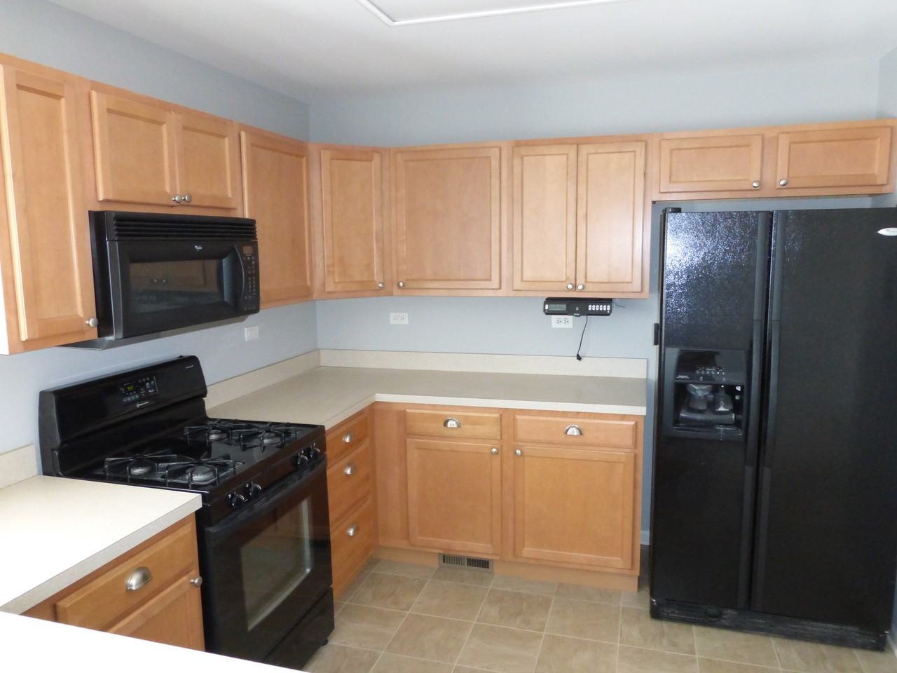 914 Clover Ln #914 - Photo 2 of 23
