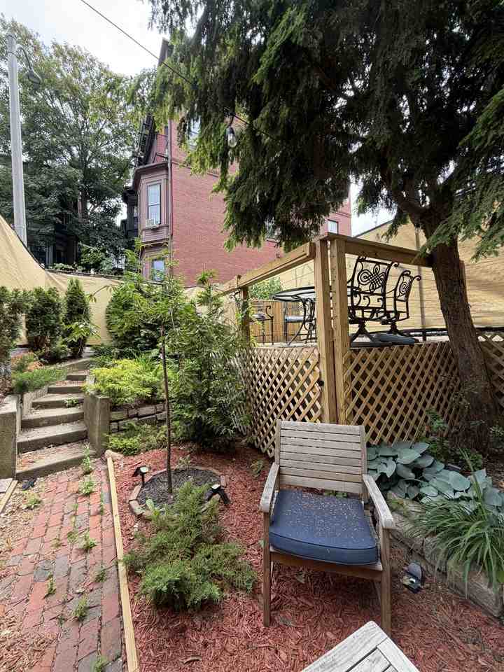 429 Beacon St #B - Photo 6 of 13