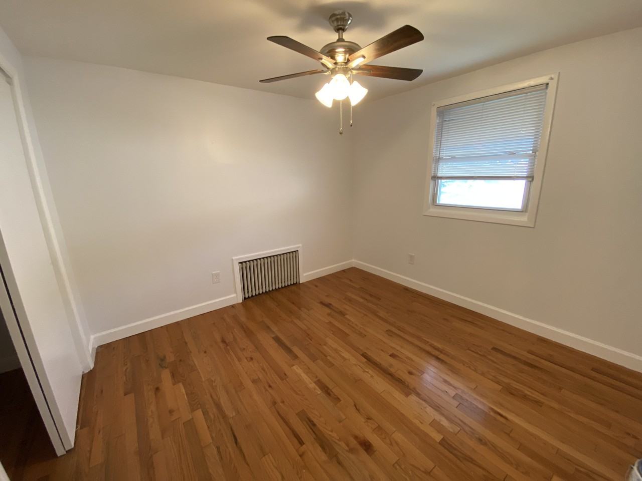 268 Orient Way #NA - Photo 6 of 7